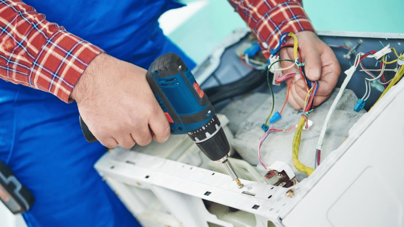 Küçükçekmece Franke Franke çamaşır makinesi kart tamiri – Su almama arızası orijinal parça ile giderildi. - Teknik servis örneği